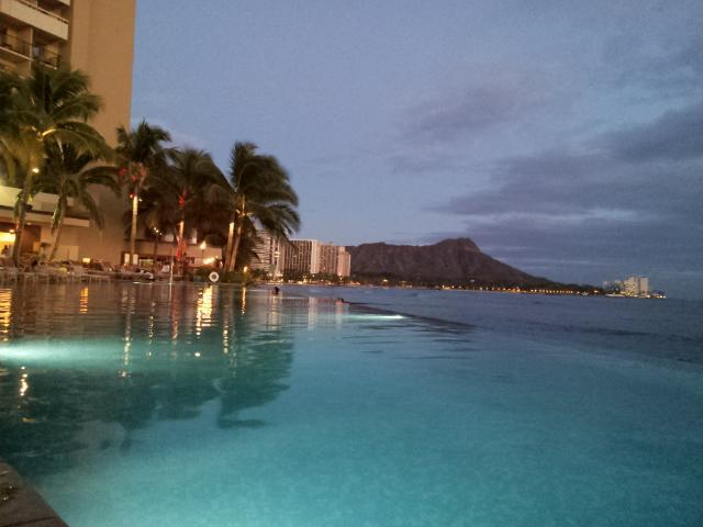 Waikiki Shore Beachfront Honolulu Exterior foto